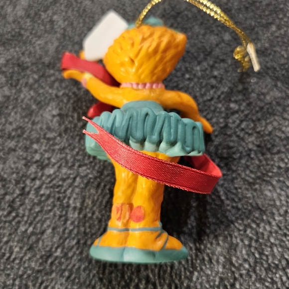 It's A Disney Christmas Featuing Mickey, Minne, Zoe, And Jesse - Picture 8 of 11